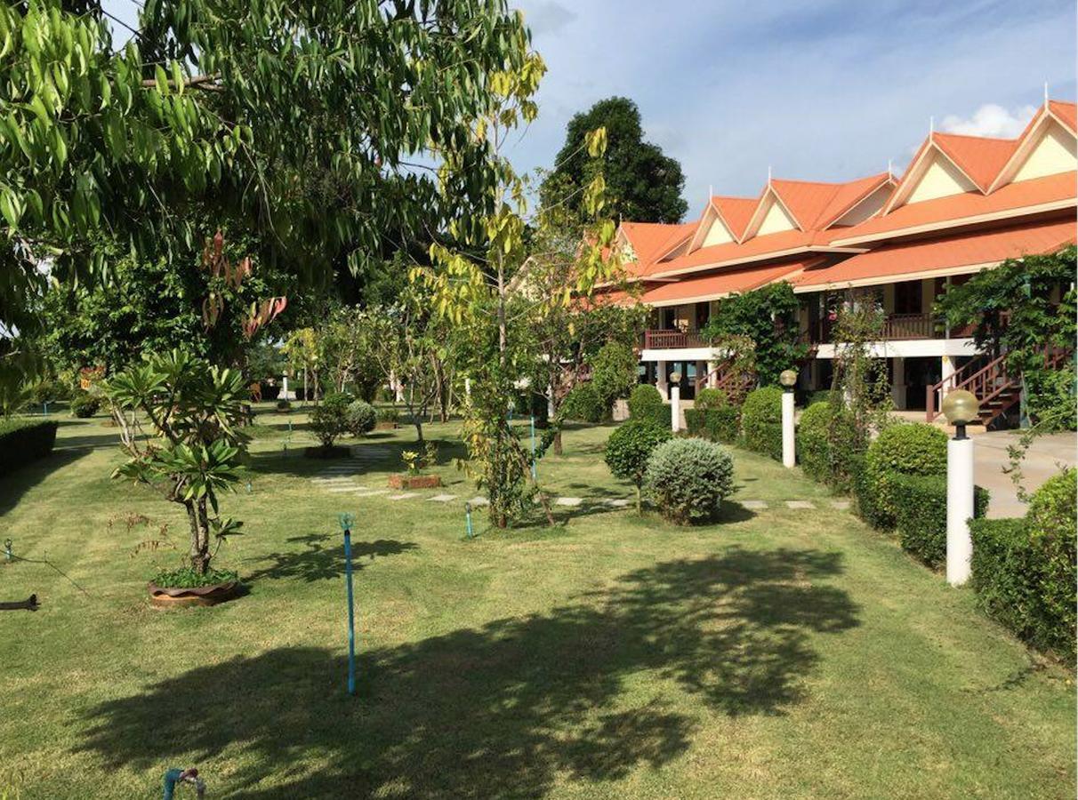 Maeping Mango Riverside Resort Kamphaeng Phet Exterior foto